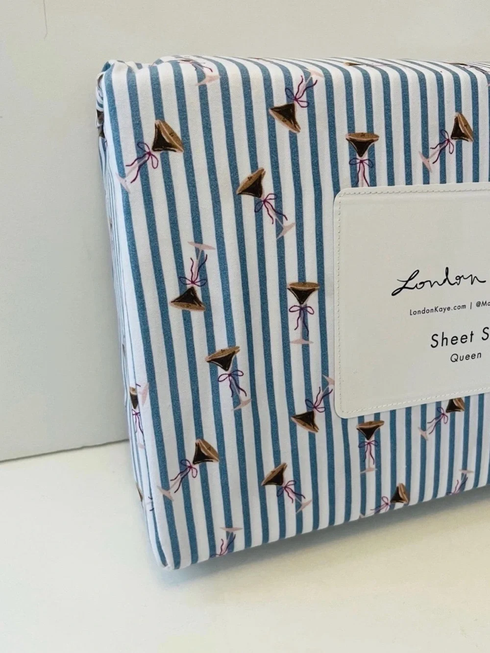 London Kaye Queen Size Sheet Set Mini Stripe Cafe Espresso Martini Glasses Bows